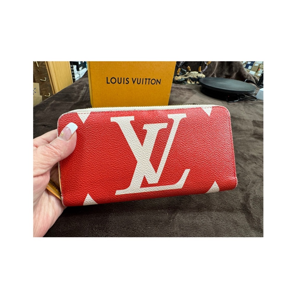 Louis Vuitton Reverse Zippy Monogram Wallet Rouge Pink full inclusion
